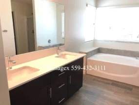 7259101972e0139fb1d7b0eff1bc36f2-uncropped_scaled_within_1536_1152